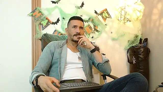 Reiko 85  online show from 10.14.25