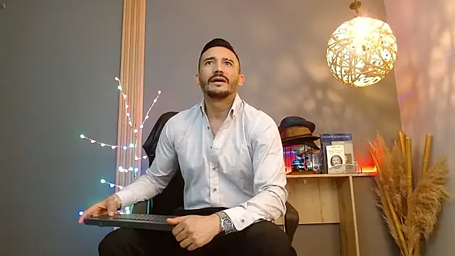 Reiko 85  online show from 03.13.26