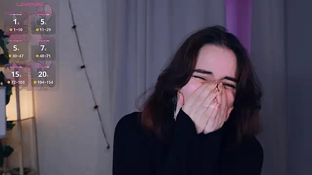 Snapshot of DracosMoon chatting on 12.27.24 DracosMoon online show from 12.27.24