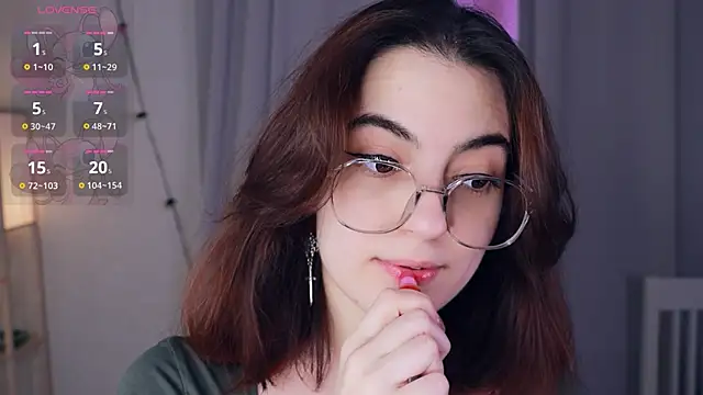 Snapshot of DracosMoon chatting on 12.29.24 DracosMoon online show from 12.29.24