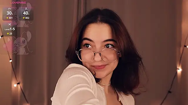 Snapshot of DracosMoon chatting on 02.06.25 DracosMoon online show from 02.06.25