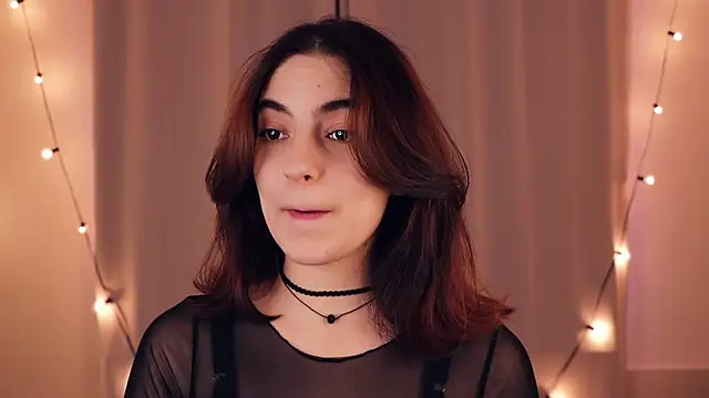 Snapshot of DracosMoon chatting on 02.19.25 DracosMoon online show from 02.19.25