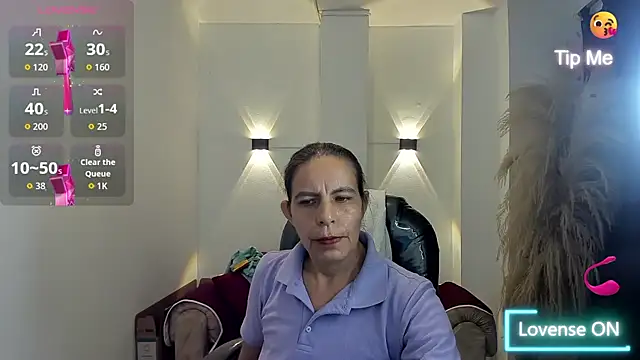 Snapshot of Milf_karlye chatting on 07.31.26 Milf karlye online show from 07.31.26