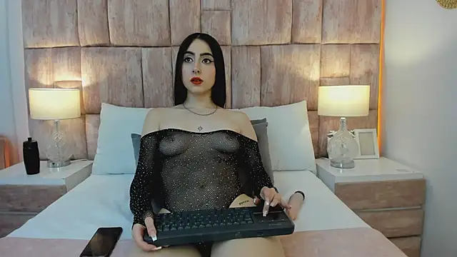 MonserratPeters online show from 12.10.24