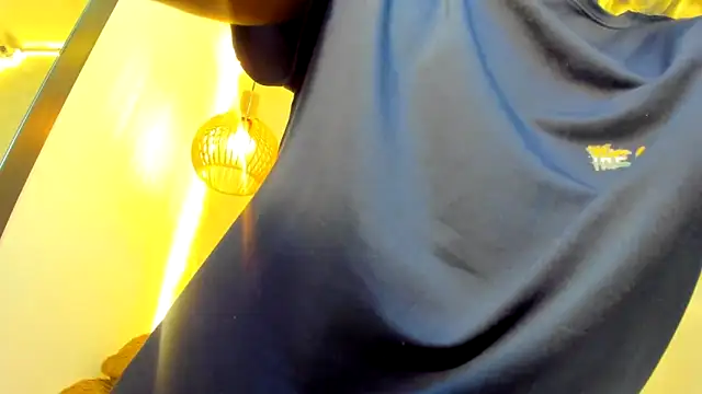 Snapshot of royce_ebony chatting on 02.14.26 royce ebony online show from 02.14.26