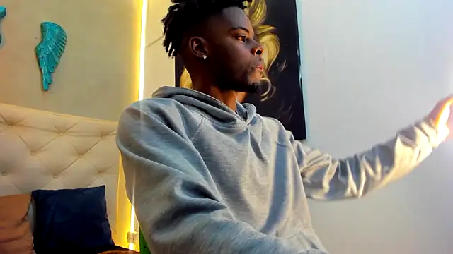 Snapshot of royce_ebony chatting on 02.25.26 royce ebony online show from 02.25.26