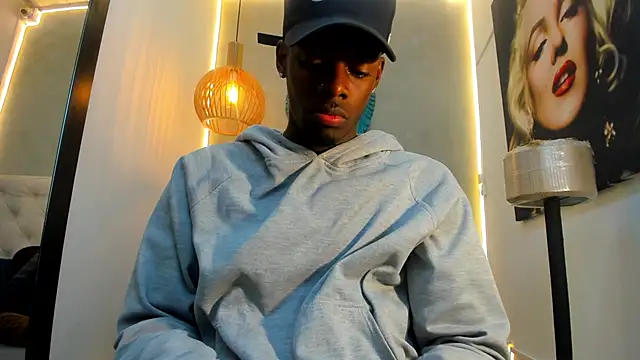 Snapshot of royce_ebony chatting on 02.27.26 royce ebony online show from 02.27.26