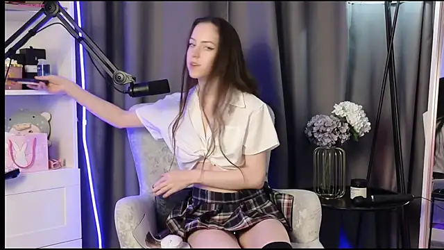 Snapshot of Anal_Girl_ chatting on 04.29.26 Anal Girl online show from 04.29.26