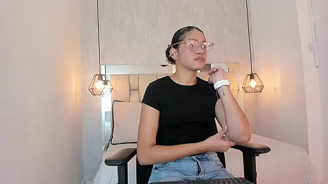 Alahia Baiter online show from 12.07.24