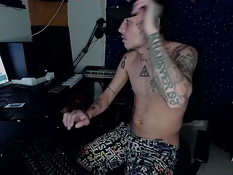 Snapshot of patrik_tattoo_ chatting on 12.05.24 patrik tattoo online show from 12.05.24