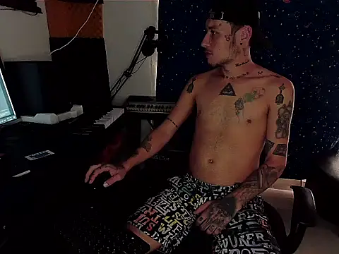 Snapshot of patrik_tattoo_ chatting on 12.05.24 patrik tattoo online show from 12.05.24