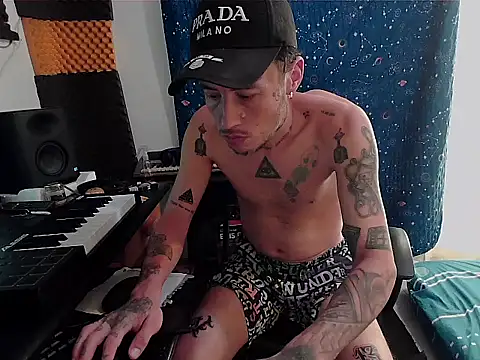 Snapshot of patrik_tattoo_ chatting on 01.11.25 patrik tattoo online show from 01.11.25