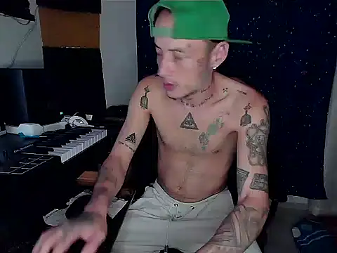 Snapshot of patrik_tattoo_ chatting on 01.19.25 patrik tattoo online show from 01.19.25