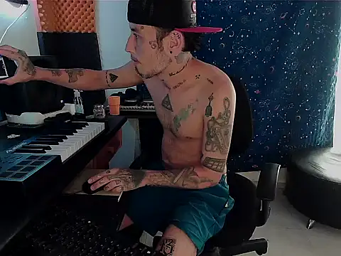 Snapshot of patrik_tattoo_ chatting on 02.17.25 patrik tattoo online show from 02.17.25