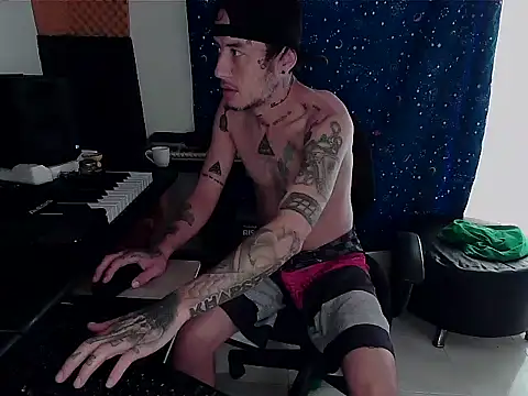 Snapshot of patrik_tattoo_ chatting on 02.23.25 patrik tattoo online show from 02.23.25