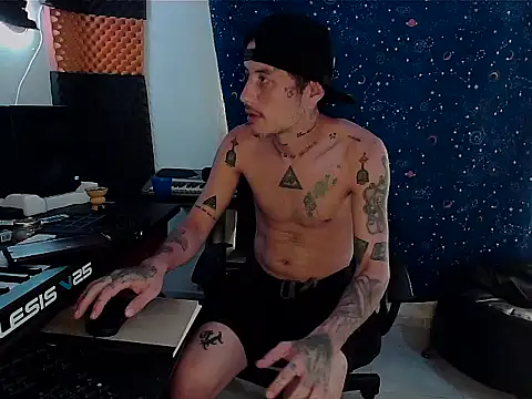 Snapshot of patrik_tattoo_ chatting on 03.13.25 patrik tattoo online show from 03.13.25