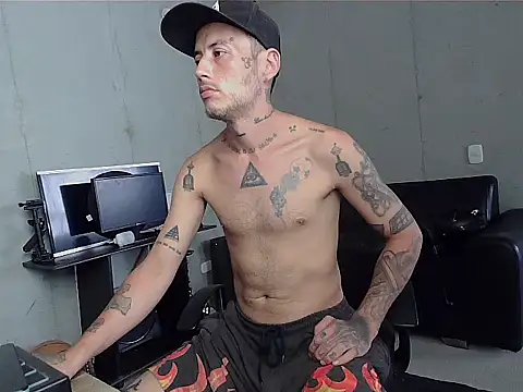 Snapshot of patrik_tattoo_ chatting on 02.11.26 patrik tattoo online show from 02.11.26