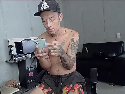 Snapshot of patrik_tattoo_ chatting on 02.21.26 patrik tattoo online show from 02.21.26