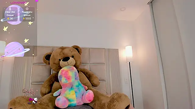 saraamiller  online show from 03.10.25