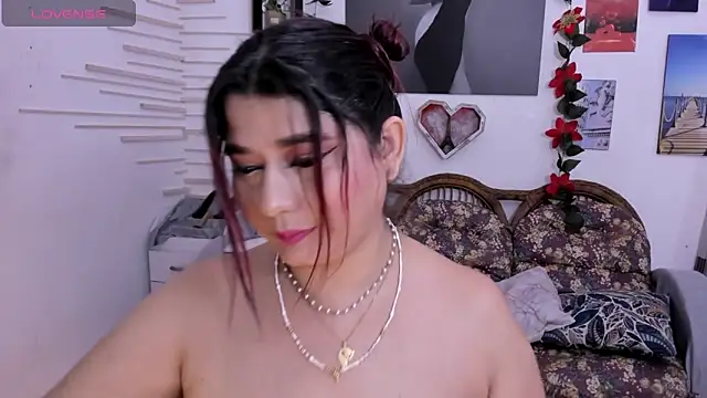 alinabozz1 online show from 12.19.24