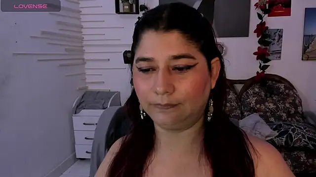 alinabozz1 online show from 12.23.24