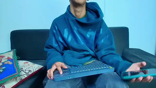 Snapshot of hares_mds chatting on 11.28.25 hares mds online show from 11.28.25