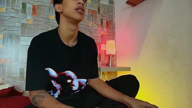 Snapshot of hares_mds chatting on 12.20.25 hares mds online show from 12.20.25