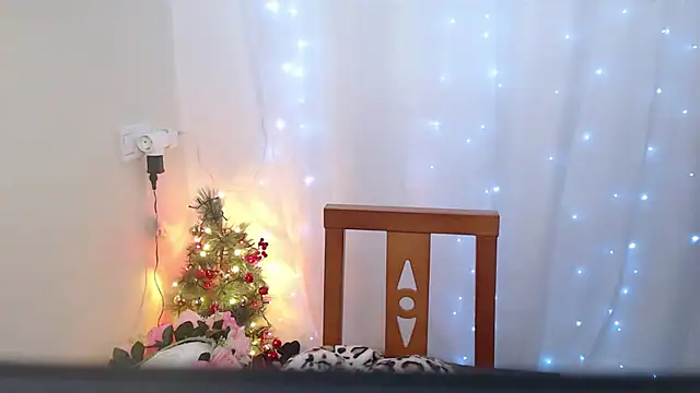 Snapshot of Genesisgems11_ chatting on 12.27.24 Genesisgems11  online show from 12.27.24