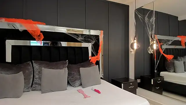 emilie xx  online show from 10.27.25