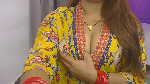 cutie-taara online show from 10.14.25