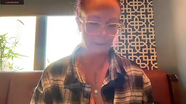 MelodyRoseUk online show from 10.28.25