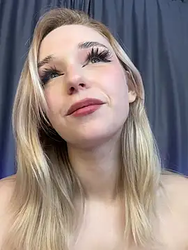 Snapshot of Eva_Millss chatting on 02.07.25 Eva Millss online show from 02.07.25