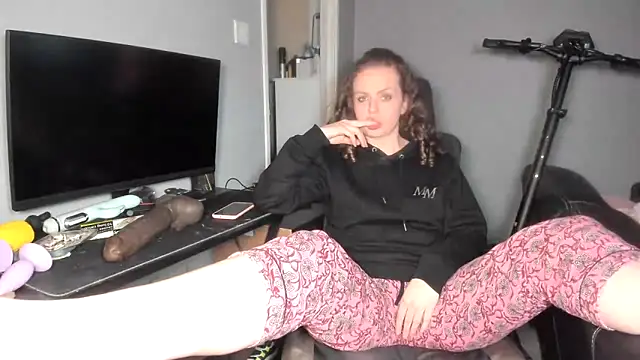 ENGLISHEMILY 69 online show from 02.25.25