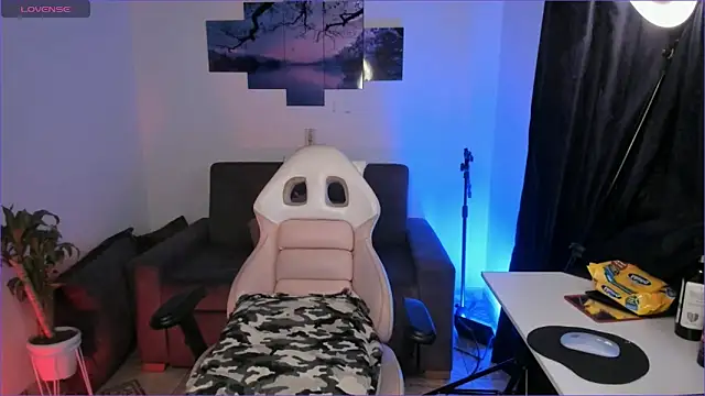 Snapshot of odelei chatting on 09.12.25 odelei online show from 09.12.25