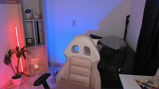 Snapshot of odelei chatting on 11.12.25 odelei online show from 11.12.25