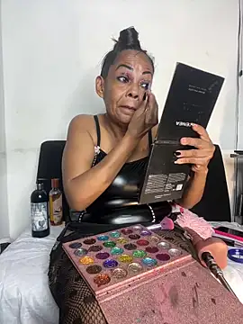 Snapshot of chiquimaturesexy chatting on 02.24.26 chiquimaturesexy online show from 02.24.26