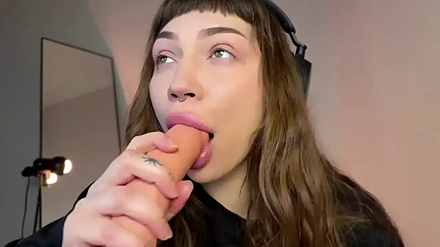 PaulaPratt online show from 02.21.25