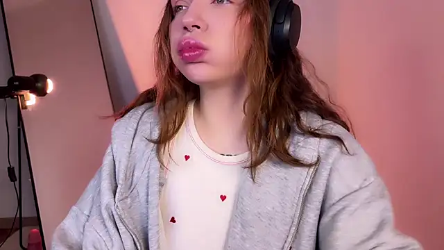 PaulaPratt online show from 02.22.25