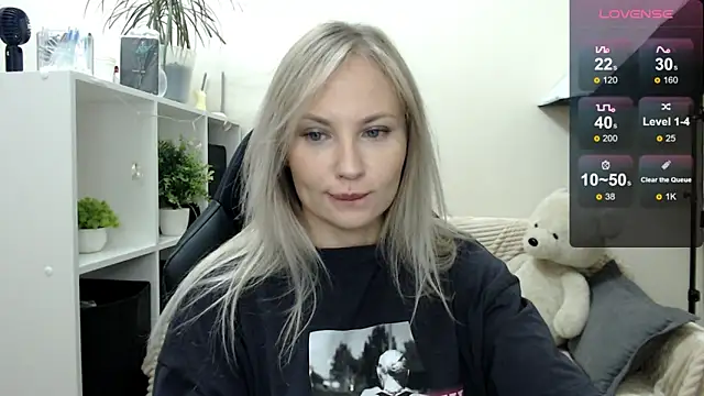 Sunny bunny6 online show from 10.28.25