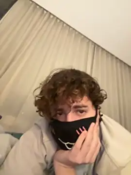 Snapshot of Your_femboy24 chatting on 10.24.25 Your femboy24 online show from 10.24.25