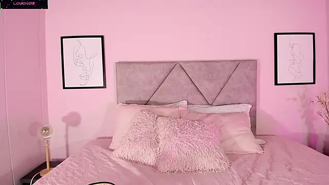 Emilyh  online show from 11.24.25