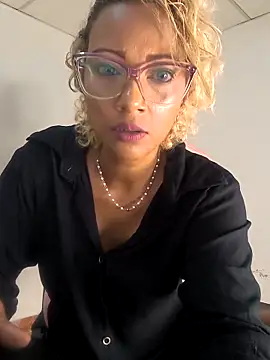 Snapshot of Amaliu_ chatting on 03.17.26 Amaliu online show from 03.17.26
