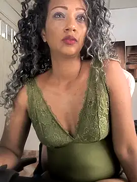 Snapshot of Amaliu_ chatting on 06.27.26 Amaliu online show from 06.27.26