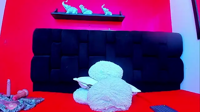 Snapshot of Leah_Gomed chatting on 01.13.25 Leah Gomed online show from 01.13.25