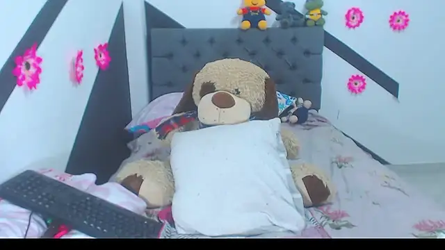 Paris Squirt  online show from 10.16.25