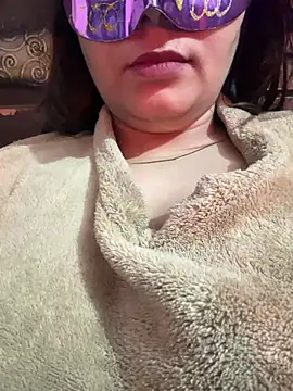 Snapshot of Anjalihotwife chatting on 12.17.24 Anjalihotwife online show from 12.17.24