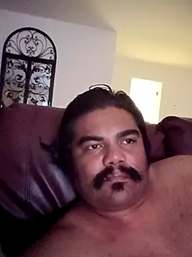 Snapshot of Brickstash chatting on 11.26.25 Brickstash online show from 11.26.25