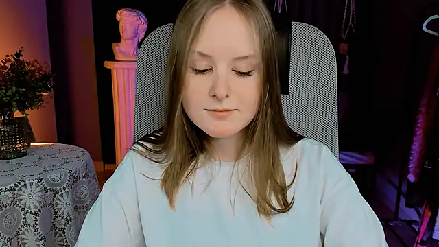 VivienLeeigh online show from 01.10.25