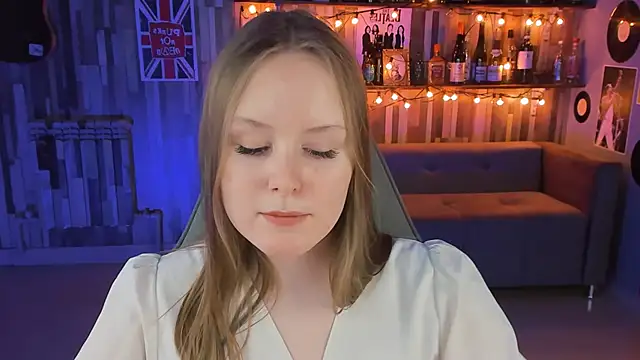 VivienLeeigh online show from 02.28.25