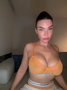 krissiswrld- online show from 12.02.25